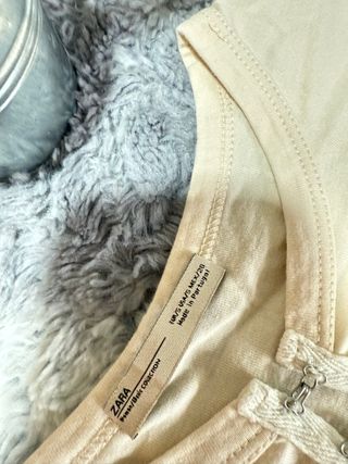 Camiseta Zara volante efecto camisa