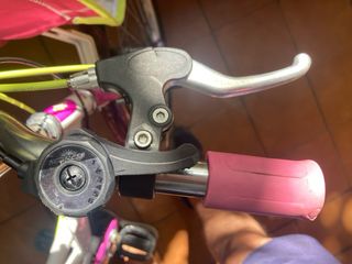 Bicicleta niña B’TWIN 20” con cambio manual