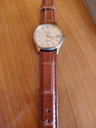 Reloj Duward Diplomatic Quartz Dorado
