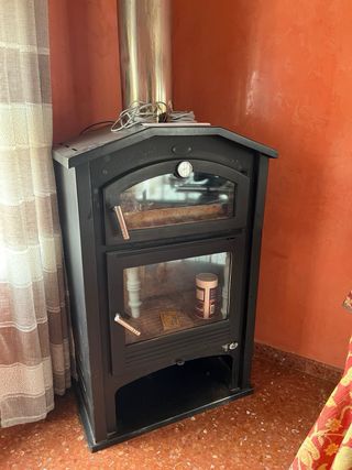 Chimenea con tubo de salida exterior