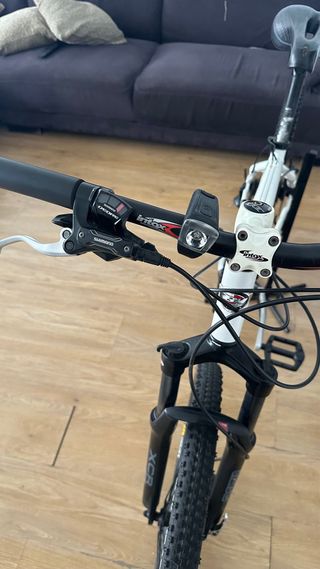 Bicicleta de Montaña BH + accesorios