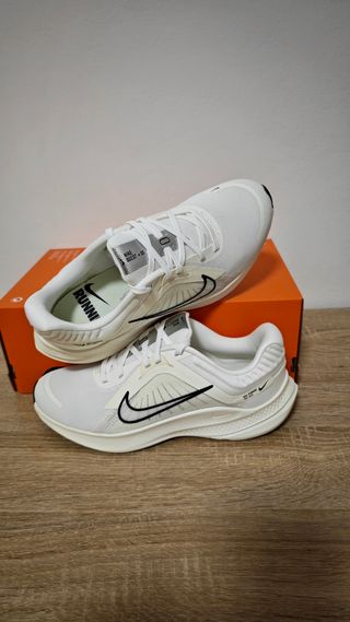 Sneakers Nike Quest 5 Donna Taglia 38.5 Nuove