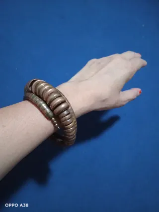 Collar o pulsera de metal