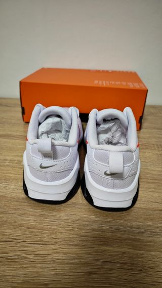 Nike Sneakers Donna Taglia 37.5 Nuove
