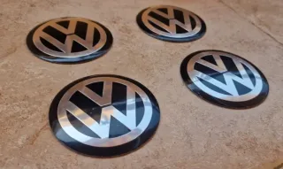 TAPAS CENTRO LLANTA EMBLEMA VOLKSWAGEN NEGRO/PLATA