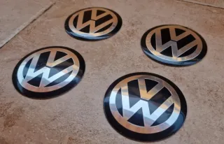 TAPAS CENTRO LLANTA EMBLEMA VOLKSWAGEN NEGRO/PLATA