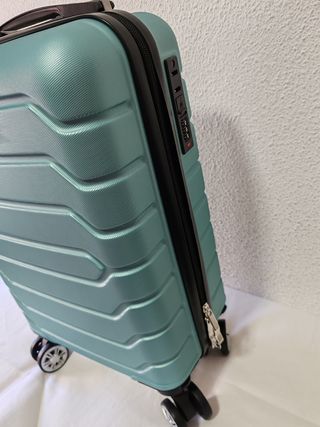 Maleta cabina 8kg + neceser.