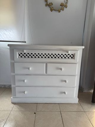 Cassettiera in legno bianco