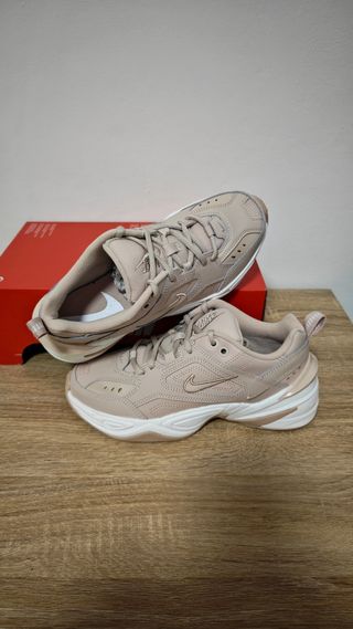 Nike Sneakers Taglia 38 Beige/Bianco Nuove