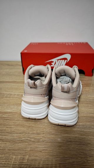 Nike Sneakers Taglia 38 Beige/Bianco Nuove