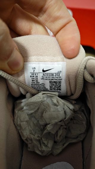 Nike Sneakers Taglia 38 Beige/Bianco Nuove