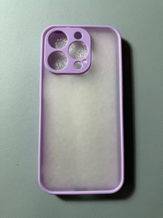Funda iPhone 15 Pro Morada Translúcida