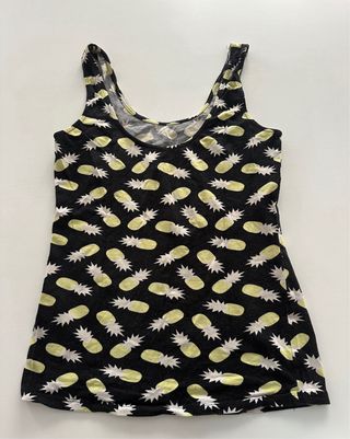 Camiseta sin mangas con piñas