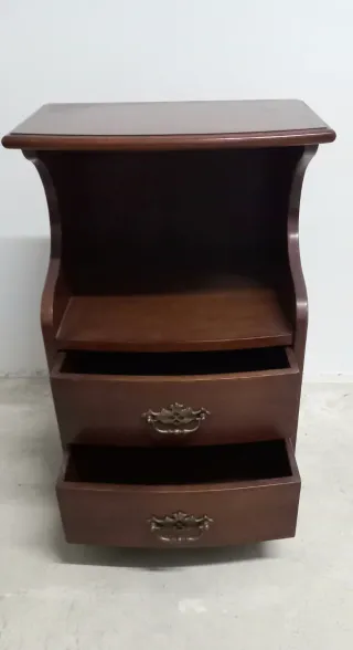 Classica credenza ausiliaria in legno