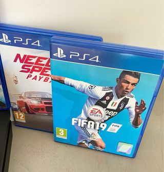 PS4 Pro 1TB, 3 mandos, 5 juegos, cables originales