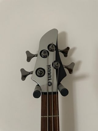 Bajo eléctrico Yamaha RBX 374