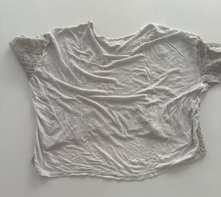 Camiseta mujer encaje beige y blanco