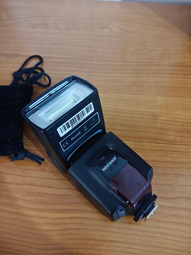 Flash Neewer Speedlite TT560