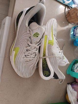 Zapatos de Baloncesto Curry Blancos y Verdes