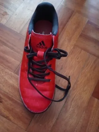 Botas de fútbol Adidas Talla 36 Rojas