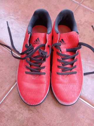 Botas de fútbol Adidas Talla 36 Rojas