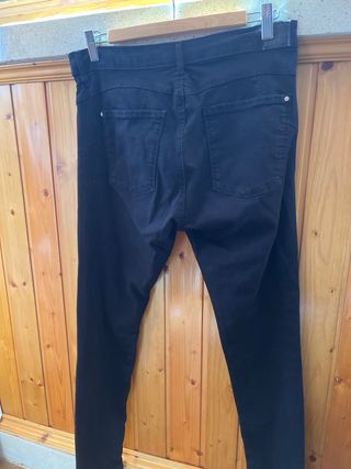Pantalón vaquero pitillo Bershka negro
