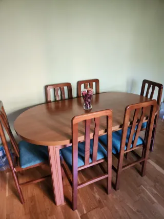 Mesa de comedor y 6 sillas