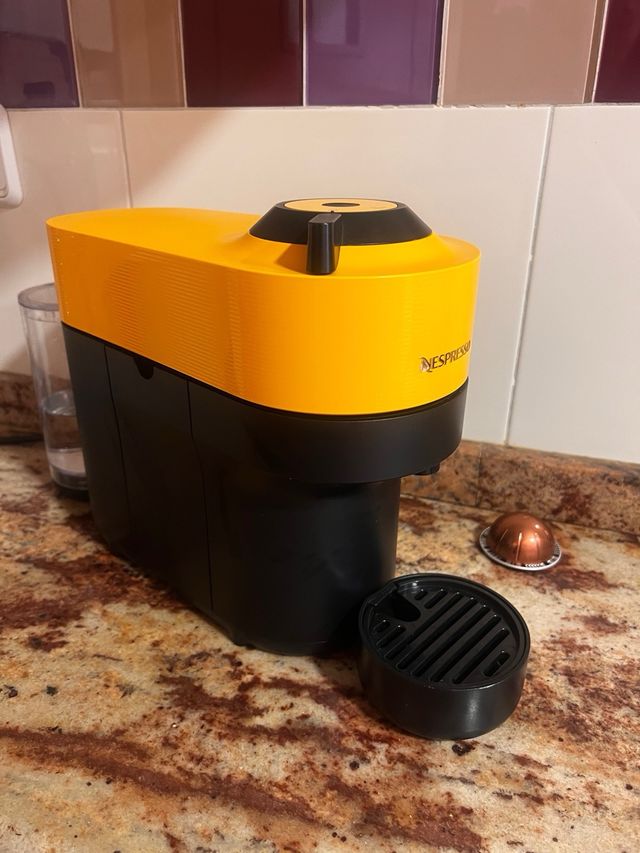 Cafetera Nespresso Automática Amarilla Vertuo Pop