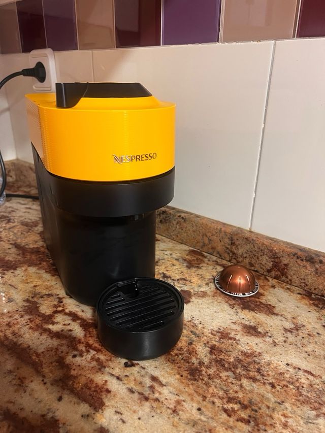 Cafetera Nespresso Automática Amarilla Vertuo Pop