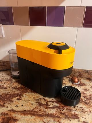 Cafetera Nespresso Automática Amarilla Vertuo Pop