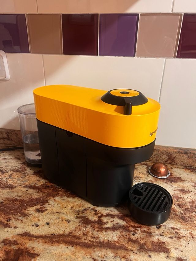 Cafetera Nespresso Automática Amarilla Vertuo Pop