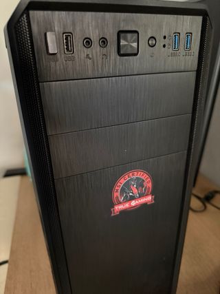 Torre PC MSI sin gráfica dedicada.