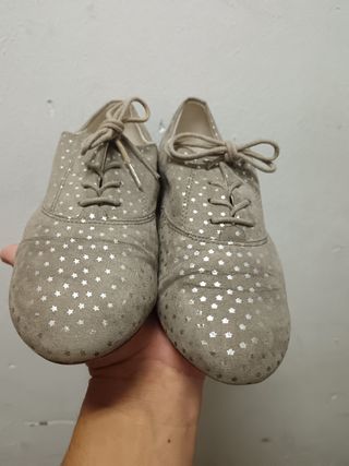 Zapatos niña beige estrellas talla 35