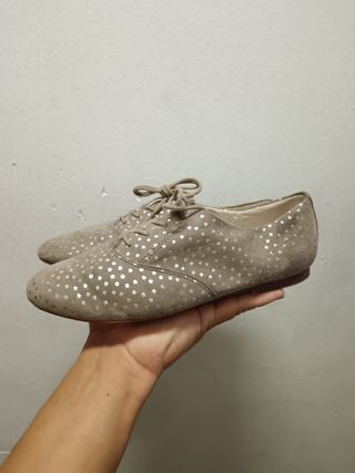 Zapatos niña beige estrellas talla 35