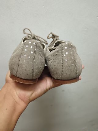 Zapatos niña beige estrellas talla 35