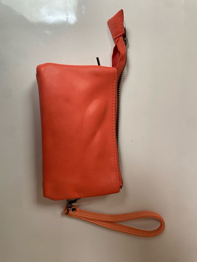 Monedero Naranja con Correa