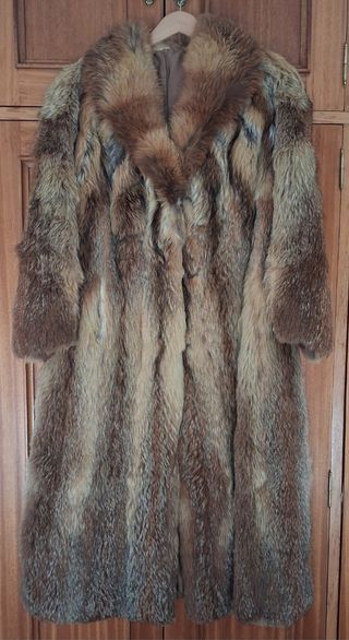 Abrigo de piel mujer beige y marrón