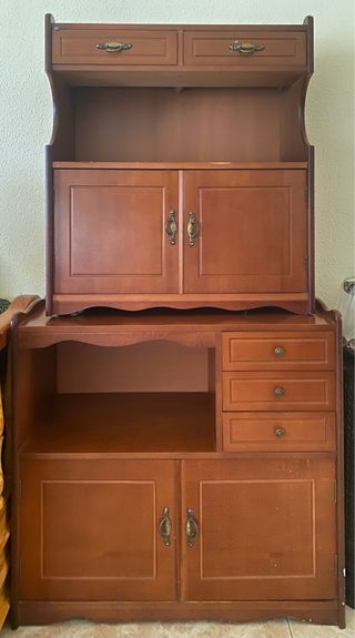 Mueble de madera marrón