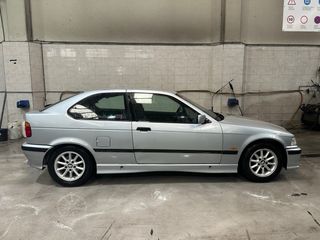 BMW 323ti Compact
