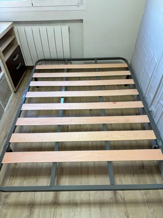 Colchón 135cm y somier con patas
