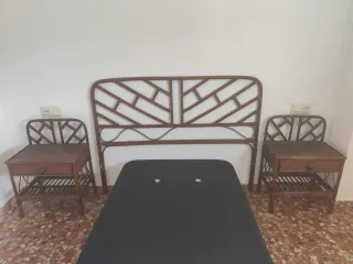 Cabecero y mesitas de noche de bambú