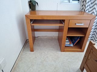 Escritorio de madera maciza
