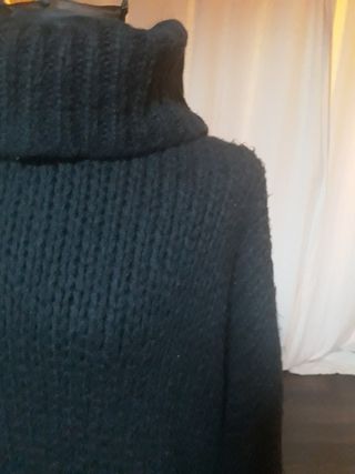 Jersey de lana negro cuello alto