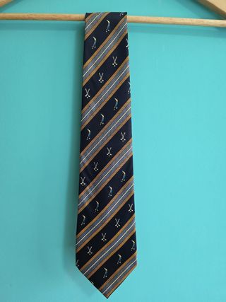 CORBATA DE RAYAS CON GOLFISTAS 