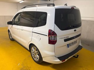 Ford Tourneo Courier 2015