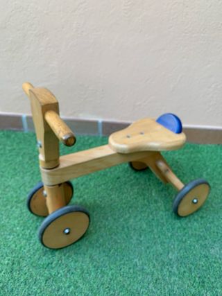 Triciclo de madera para niños