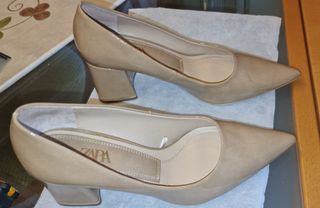 Zapatos de tacón Zara beige