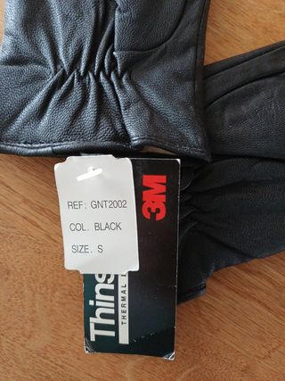 Guantes de piel negros