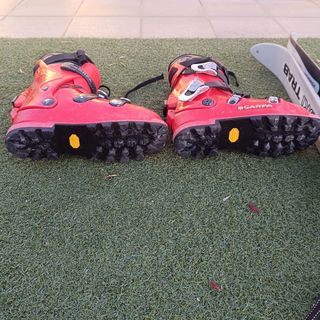 Botas 43 y esquís de montaña Ski Trab