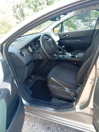 Peugeot 3008 2011